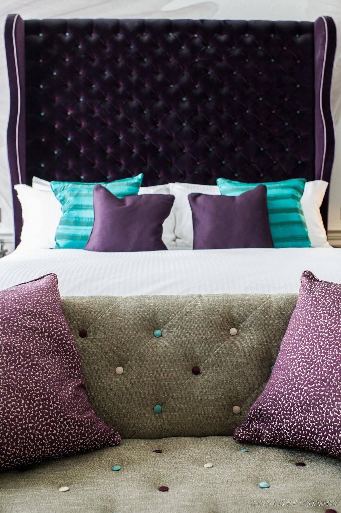 The Ampersand Hotel - Small Luxury Hotels Of The World London Phòng bức ảnh A bed with cushions
